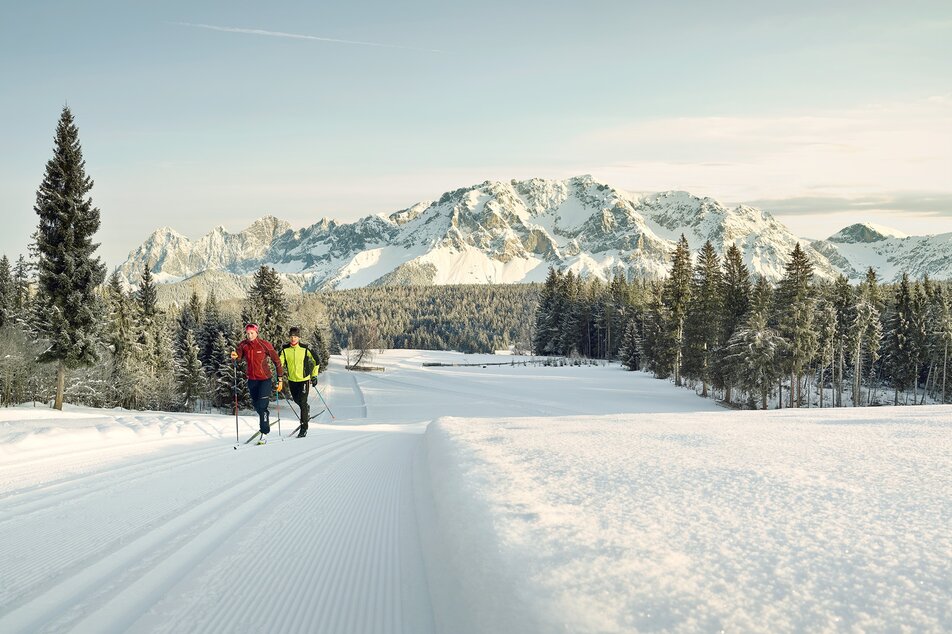 XC skiers at "fairytale meadow" of the Vorberg trail | © Peter Burgstaller/Tourismusverband Ramsau am Dachstein
